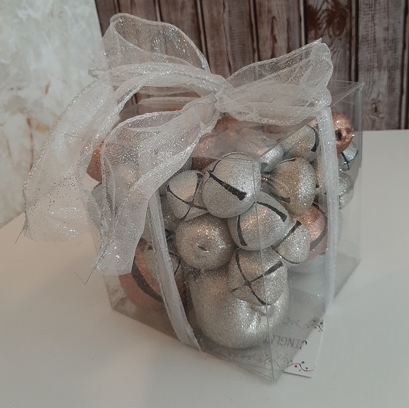 1 Lot of Decorative Metal Glitter Jingle Bells - Picture 9 of 13